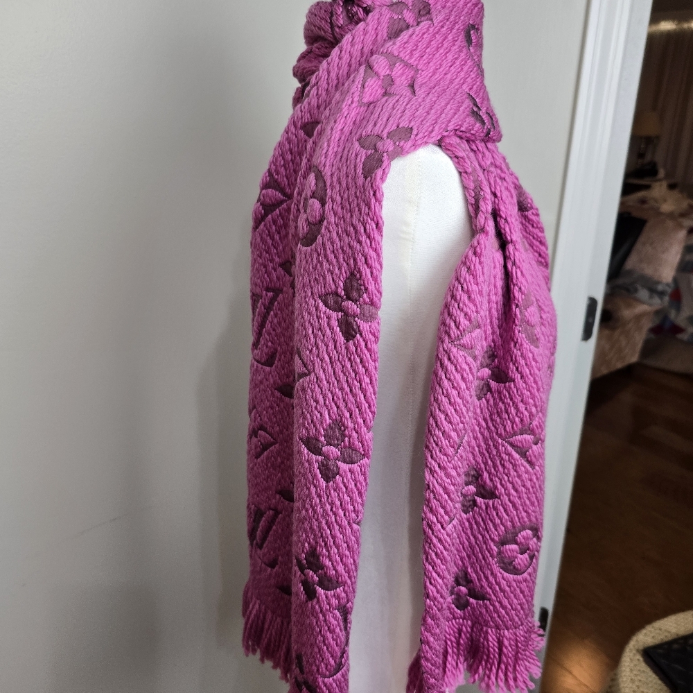 Authentic Louis Vuitton Logomania Scarf Purple/Pink